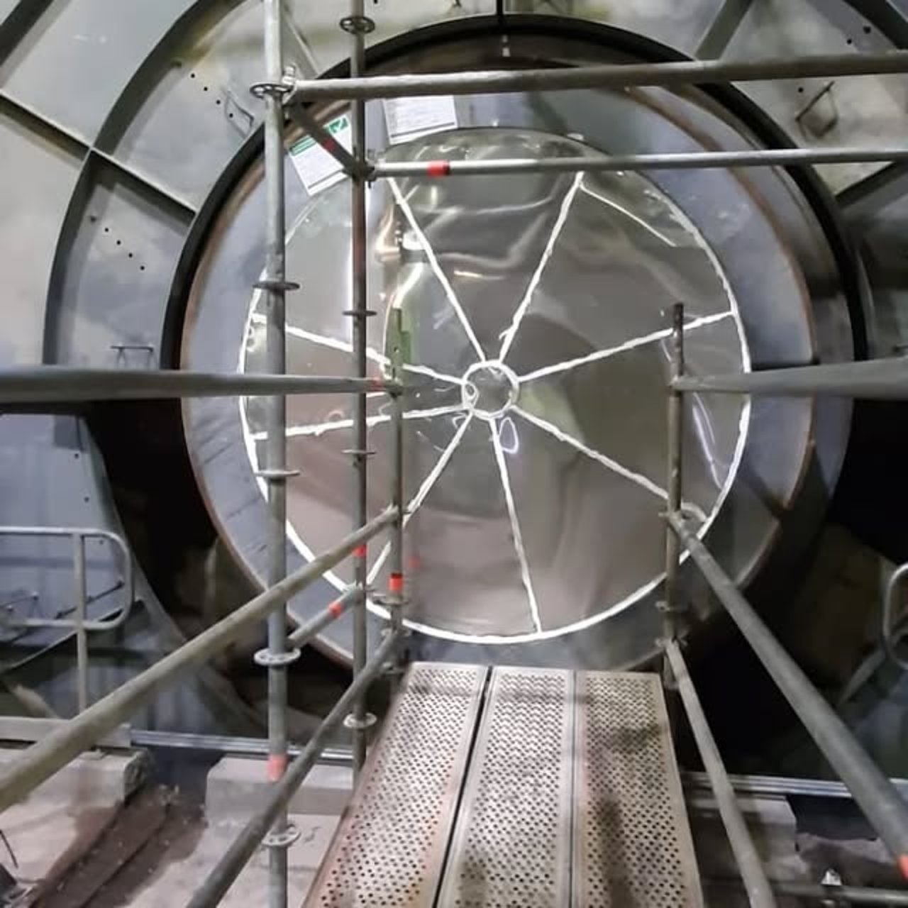Montaje de ductos y estanques